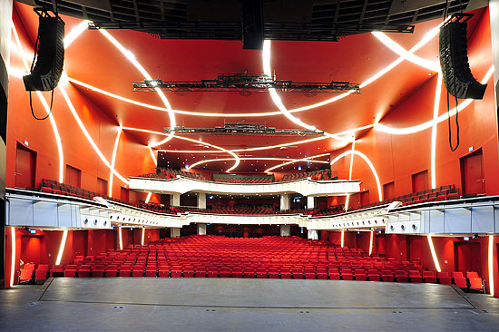 Blick von der Bühne in den neugestalteten Zuschauerraum (©Foto: Deutsches Theater)